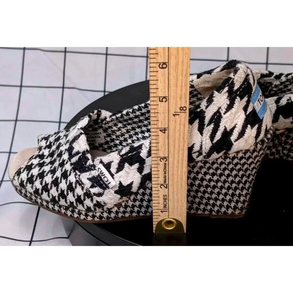 TOMS~Scottish Houndstooth PeepToe Wedge~Black & White Houndstooth Pattern~Size 6
